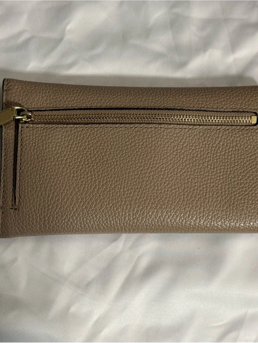 Pre-loved-MK Jet Set Medium Leather Chain Bag and Leather Bisque Trifold Wallet